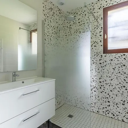 Maison Rénovée 6 Pers. à - Clim, Jardin, à Proximité Du Lac&plages - Fr-1-319-549