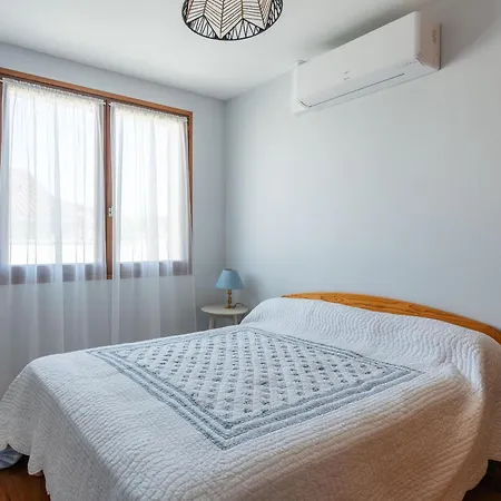 Maison Rénovée 6 Pers. à - Clim, Jardin, à Proximité Du Lac&plages - Fr-1-319-549 Hébergement de vacances *