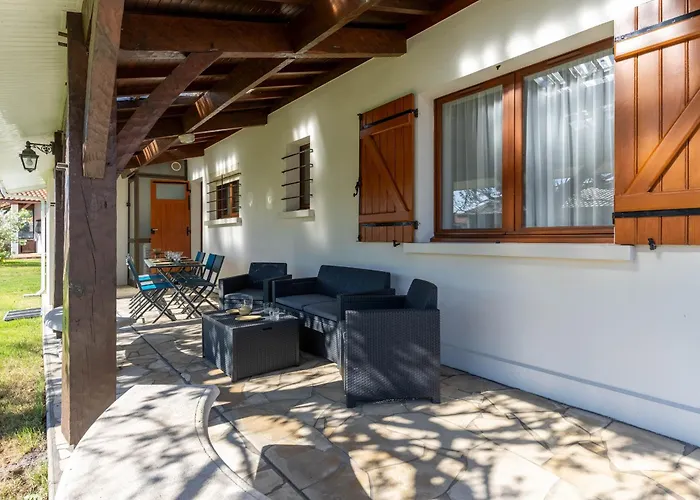 Дом отдыха Maison Renovee 6 Pers. A - Clim, Jardin, A Proximite Du & Plages - Fr-1-319-549